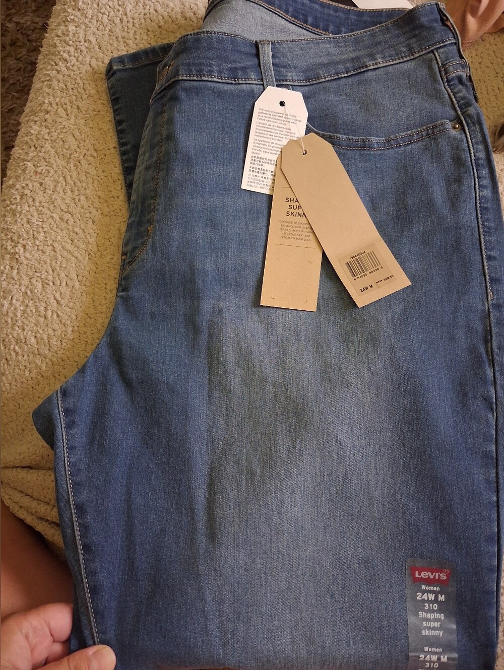 Levi's Women's Skinny Jeans in Medium Blue Wash